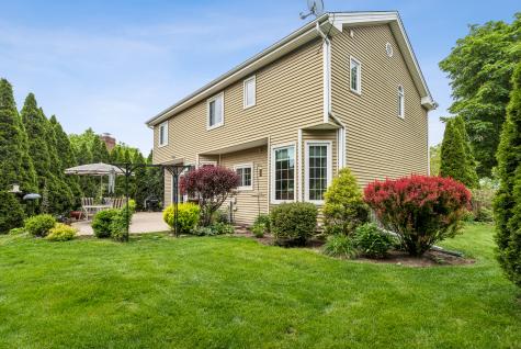 687 Rose Lane Bartlett IL 60103