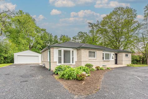 1055 North Bluebonnet Lane Hoffman Estates IL 60169