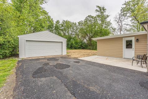 1055 North Bluebonnet Lane Hoffman Estates IL 60169
