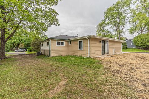 1055 North Bluebonnet Lane Hoffman Estates IL 60169
