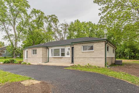1055 North Bluebonnet Lane Hoffman Estates IL 60169