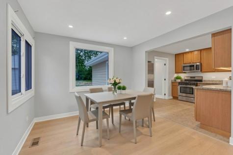 1055 North Bluebonnet Lane Hoffman Estates IL 60169