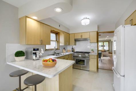 8531 South Tripp Avenue Chicago IL 60652