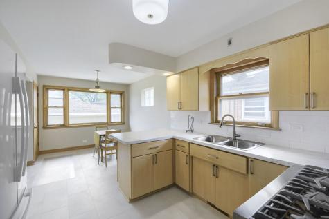 8531 South Tripp Avenue Chicago IL 60652