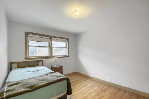 8531 South Tripp Avenue Chicago IL 60652
