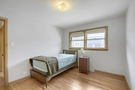 8531 South Tripp Avenue Chicago IL 60652