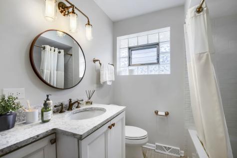 8531 South Tripp Avenue Chicago IL 60652