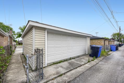 8531 South Tripp Avenue Chicago IL 60652