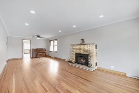 8531 South Tripp Avenue Chicago IL 60652
