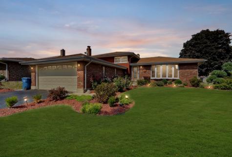 510 West Millns Court Addison IL 60101