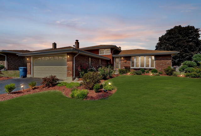 510 West Millns Court Addison IL 60101