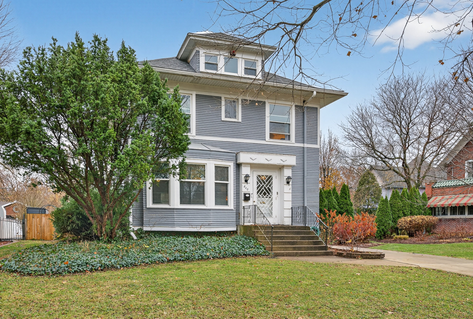 840 West Downer Place Aurora IL 60506