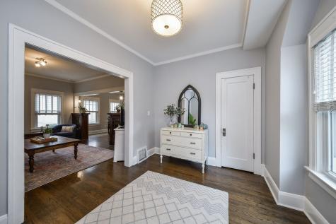 522 South West Street Wheaton IL 60187