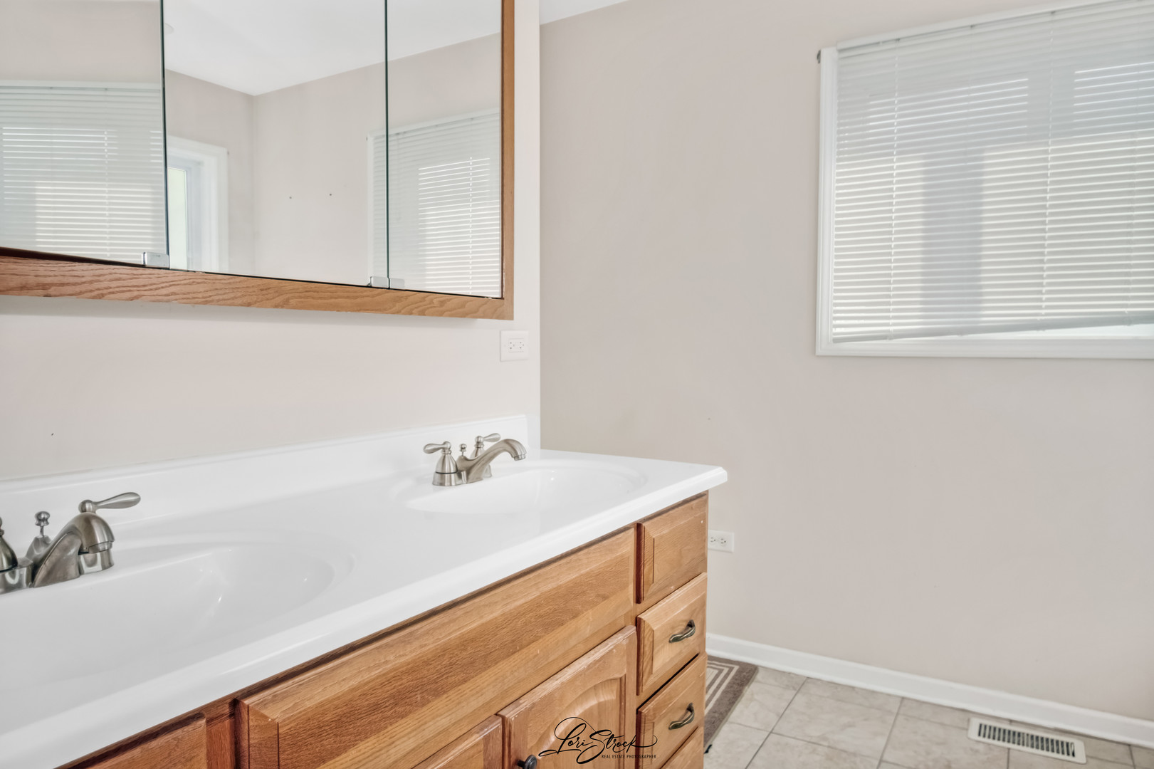 12704 South Muskegon Avenue Chicago IL 60633