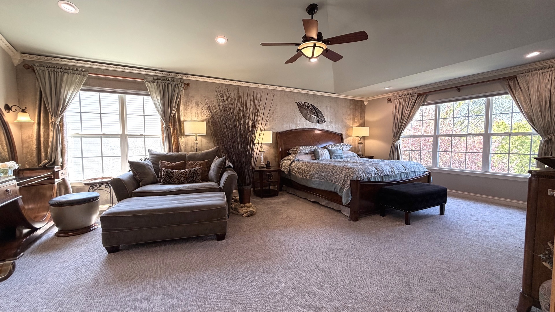 6 Glenview Court Bolingbrook IL 60490