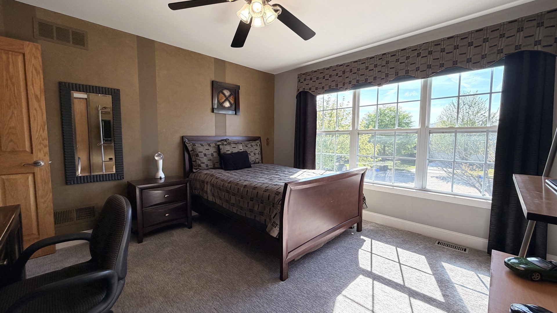 6 Glenview Court Bolingbrook IL 60490