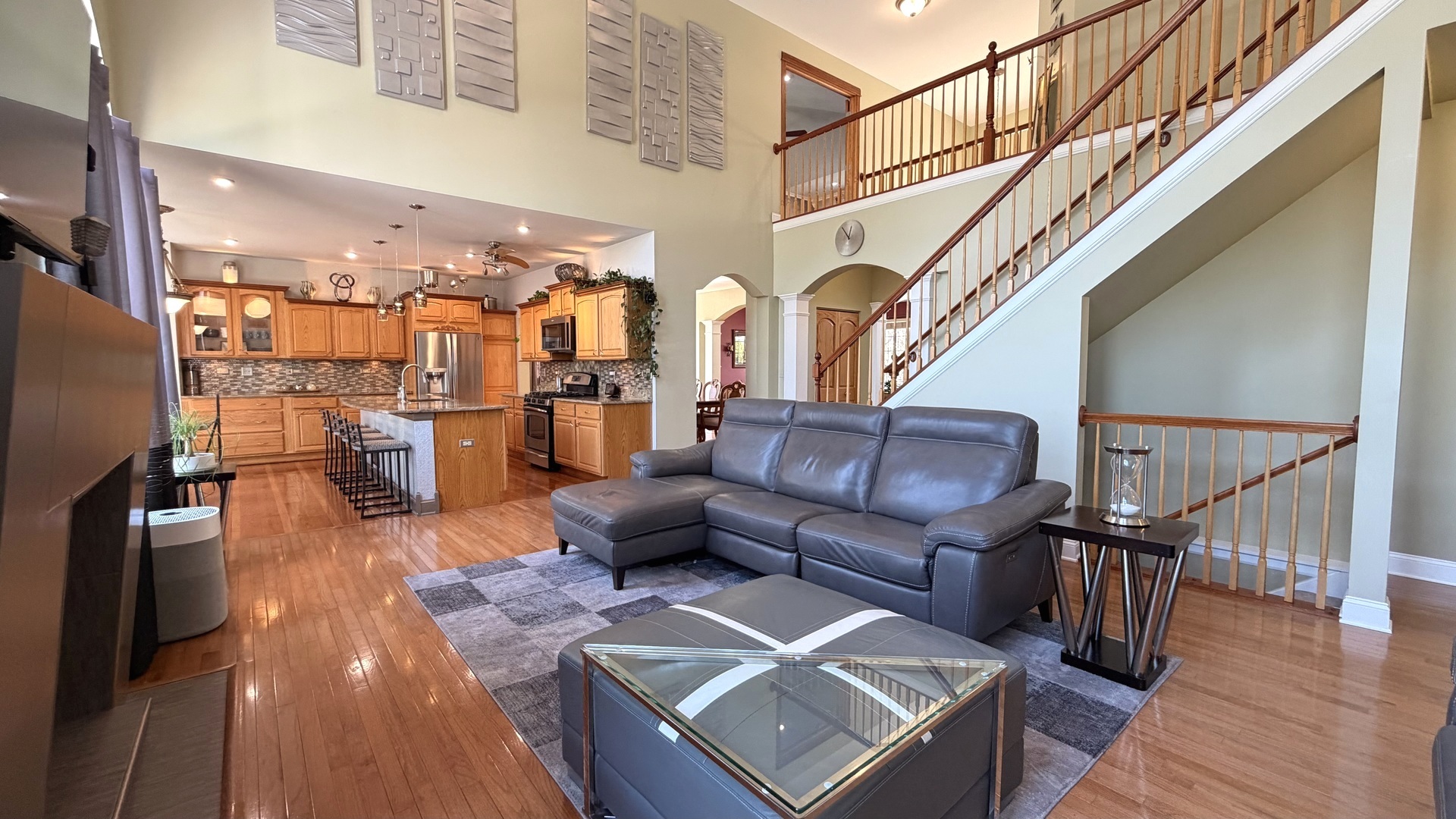 6 Glenview Court Bolingbrook IL 60490