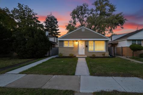 46 Hyde Park Avenue Bellwood IL 60104