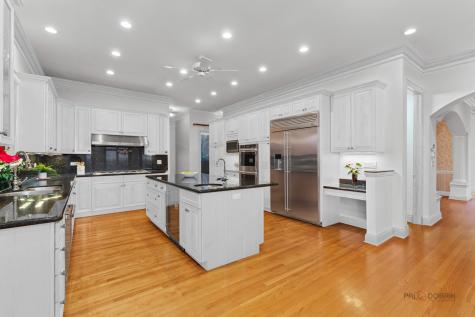 1611 Burr Oak Drive Libertyville IL 60048