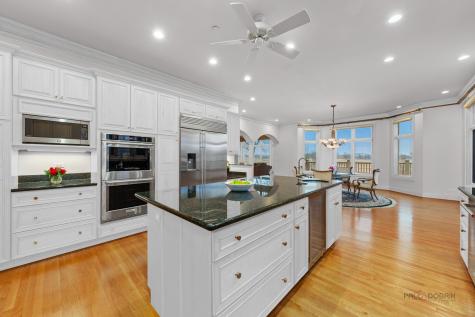 1611 Burr Oak Drive Libertyville IL 60048