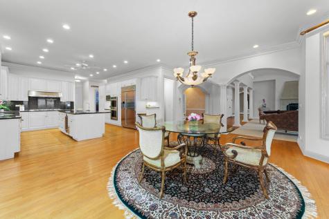 1611 Burr Oak Drive Libertyville IL 60048