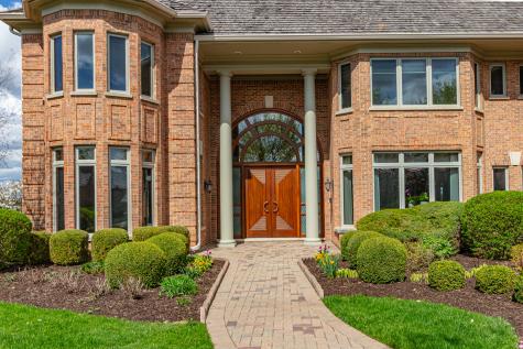1611 Burr Oak Drive Libertyville IL 60048