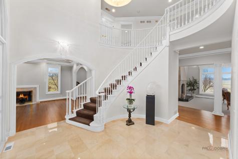 1611 Burr Oak Drive Libertyville IL 60048