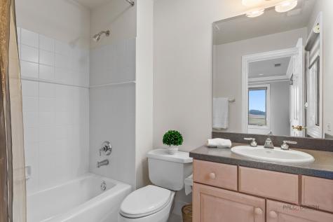 1611 Burr Oak Drive Libertyville IL 60048