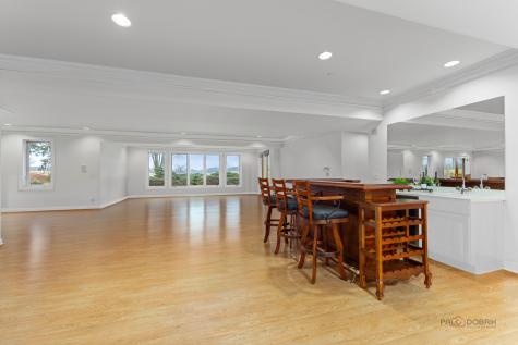 1611 Burr Oak Drive Libertyville IL 60048