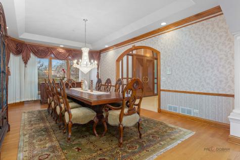 1611 Burr Oak Drive Libertyville IL 60048