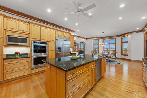 1611 Burr Oak Drive Libertyville IL 60048