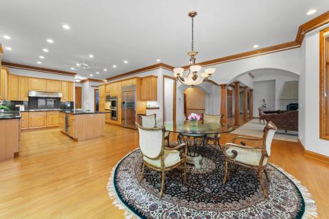 1611 Burr Oak Drive Libertyville IL 60048