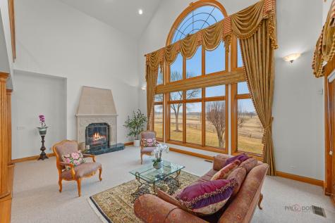 1611 Burr Oak Drive Libertyville IL 60048