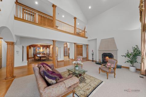 1611 Burr Oak Drive Libertyville IL 60048