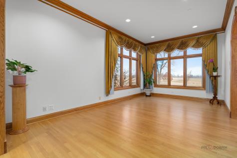 1611 Burr Oak Drive Libertyville IL 60048