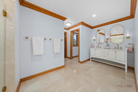 1611 Burr Oak Drive Libertyville IL 60048