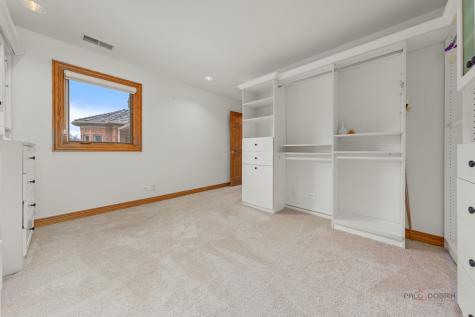 1611 Burr Oak Drive Libertyville IL 60048