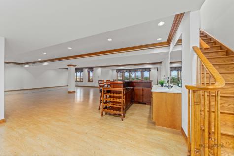 1611 Burr Oak Drive Libertyville IL 60048