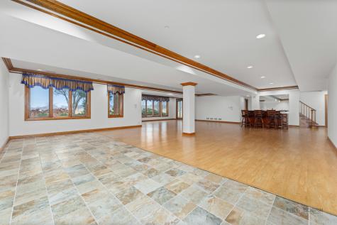 1611 Burr Oak Drive Libertyville IL 60048