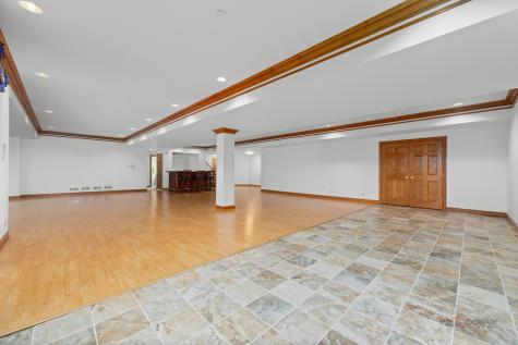 1611 Burr Oak Drive Libertyville IL 60048