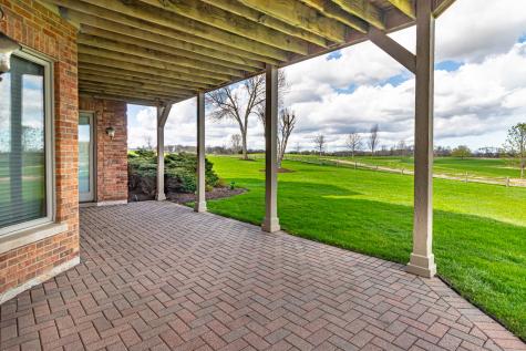 1611 Burr Oak Drive Libertyville IL 60048