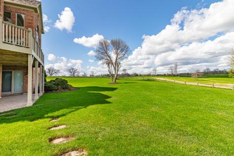 1611 Burr Oak Drive Libertyville IL 60048