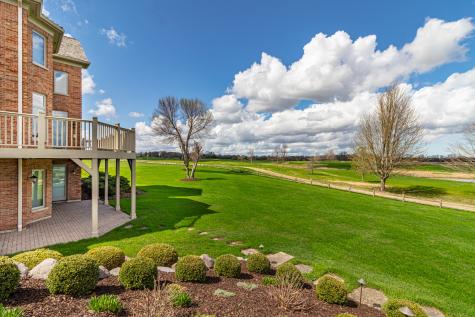1611 Burr Oak Drive Libertyville IL 60048