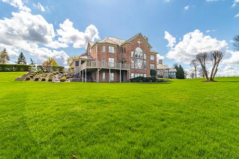 1611 Burr Oak Drive Libertyville IL 60048