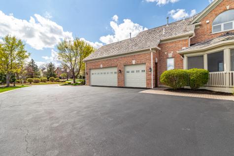 1611 Burr Oak Drive Libertyville IL 60048