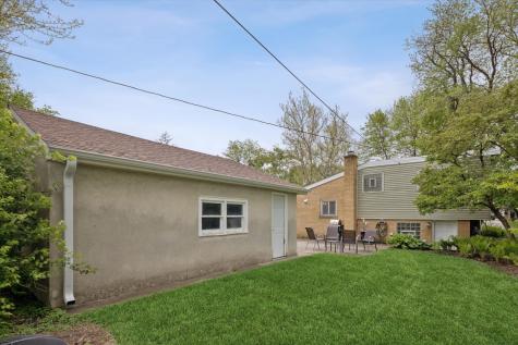 24 East Congress Street Villa Park IL 60181