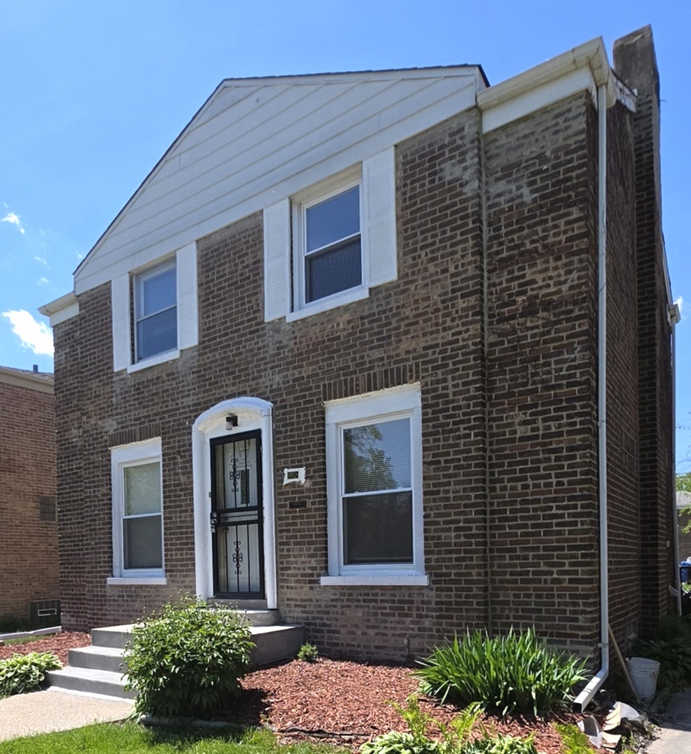 10118 South Luella Avenue Chicago IL 60617