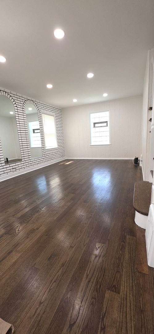 10118 South Luella Avenue Chicago IL 60617