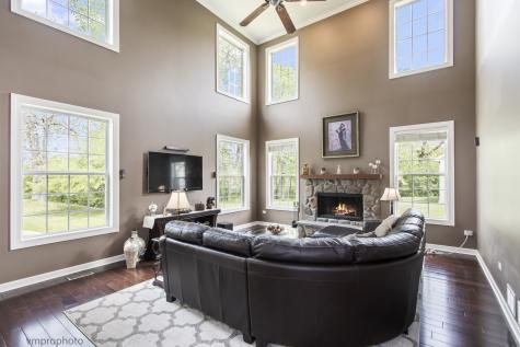 224 Red Oak Court Island Lake IL 60042