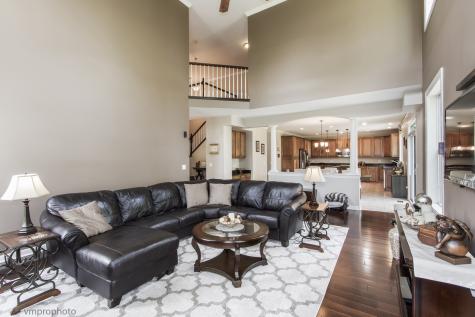 224 Red Oak Court Island Lake IL 60042